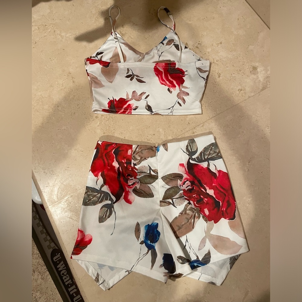 Short set - Picture 2 of 2